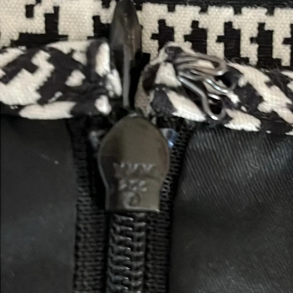 Theory Adraya Plaid Houndstooth Sleeveless Shift Dress in Black & White - Size 2 - Picture 6 of 9